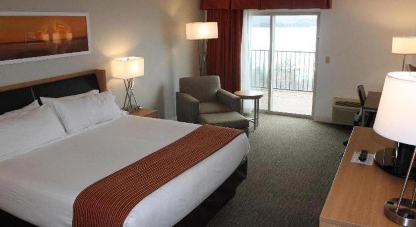Holiday Inn Express Munising-Lakeview Hotel By Ihg Dış mekan fotoğraf