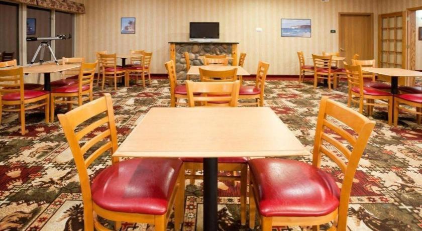 Holiday Inn Express Munising-Lakeview Hotel By Ihg Dış mekan fotoğraf